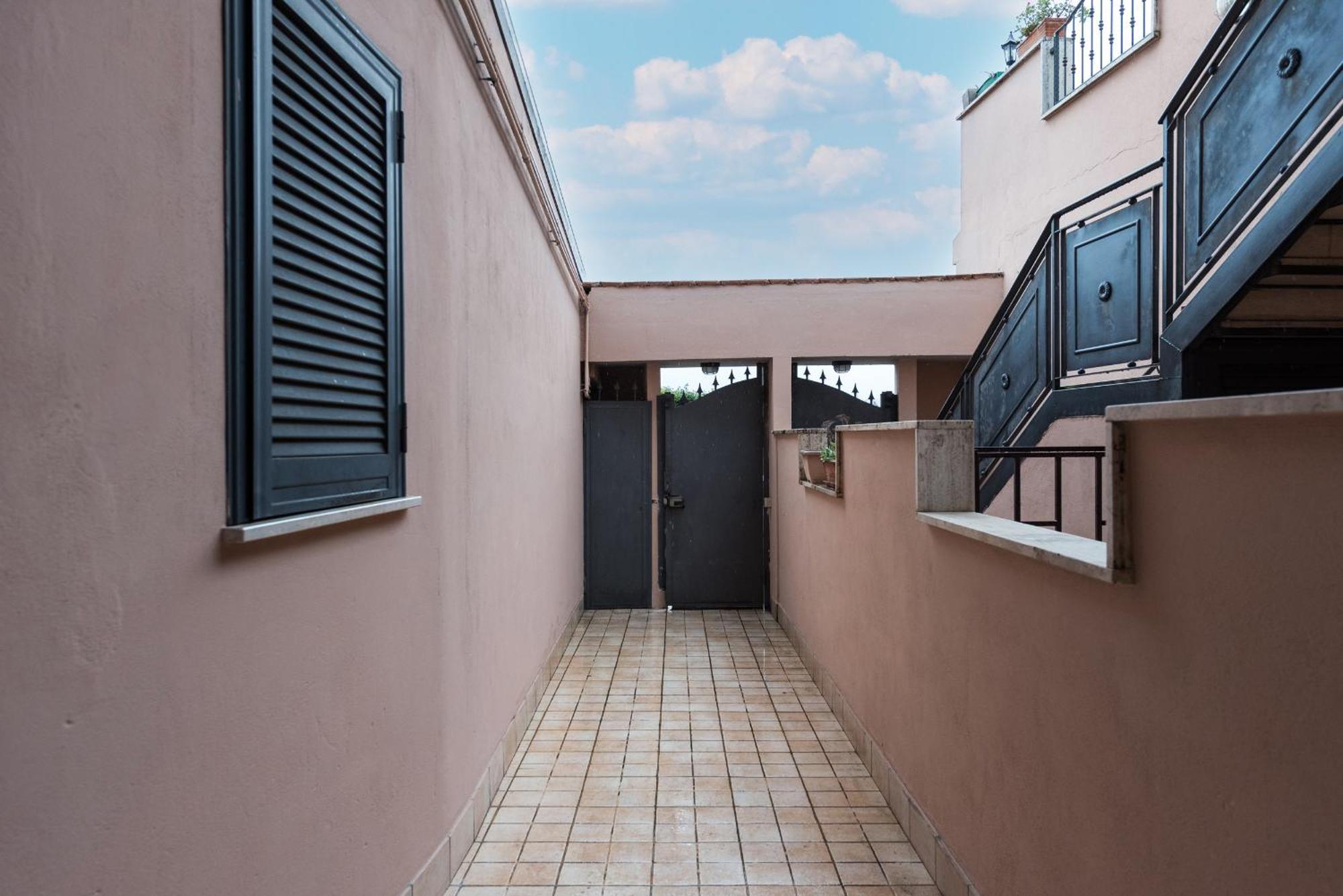 Travelershome Ciampino 170 Station Street Exteriör bild